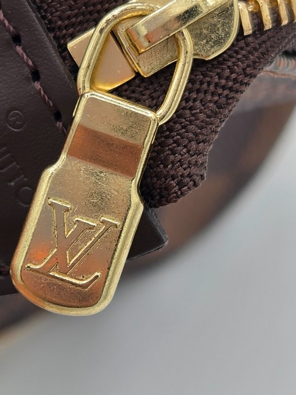 Louis Vuitton Mini Pochette Accessories – Damier Ebene | Chain Wristlet | - Picture 12 of 14